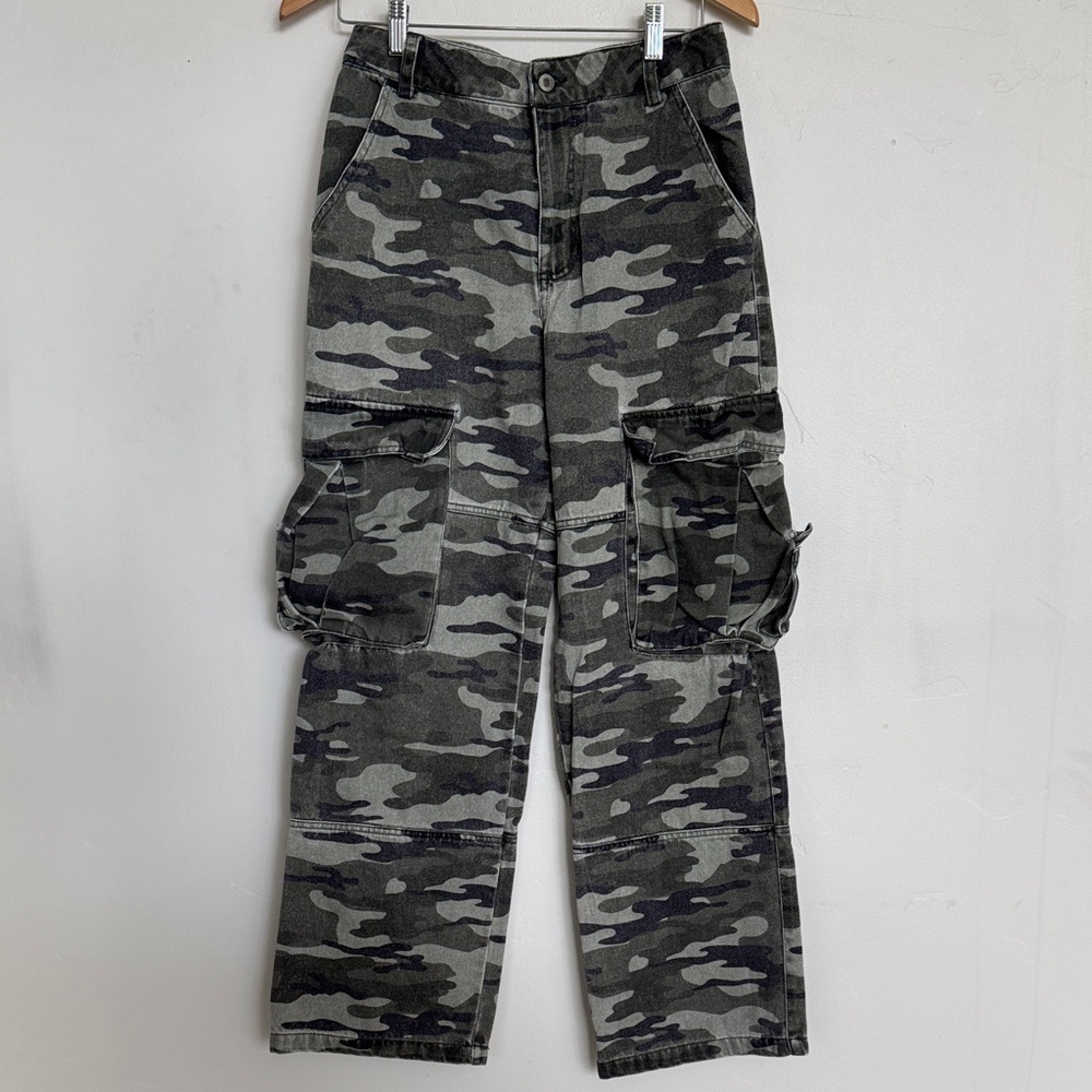 Forever 21 Camouflage Cargo Pants